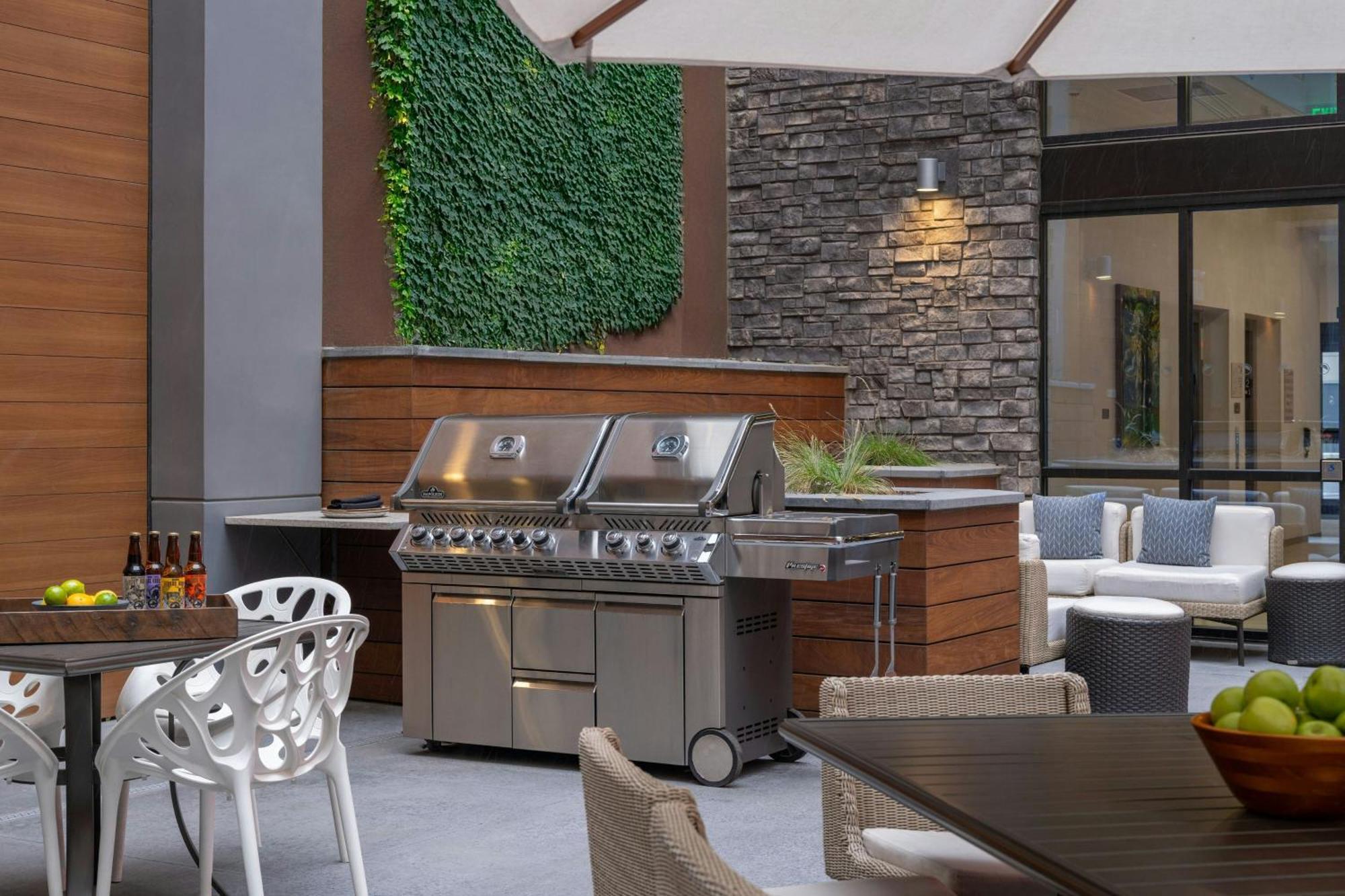 Springhill Suites By Marriott Colorado Springs Downtown Εξωτερικό φωτογραφία